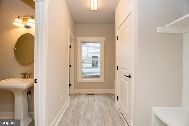 6928 REGENT LN, Falls Church, VA 22042