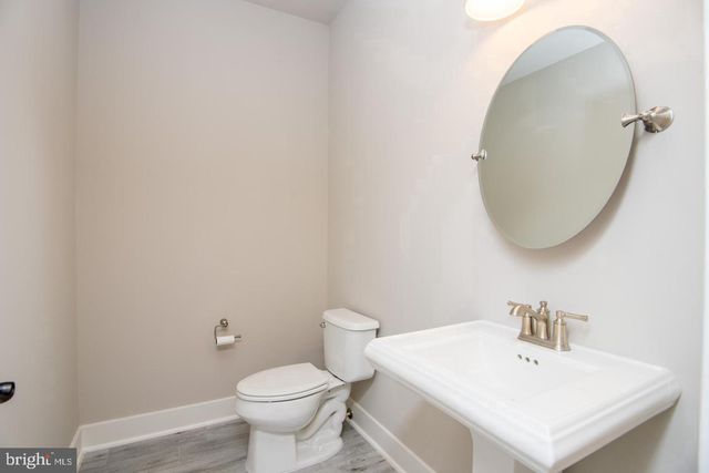 6928 REGENT LN, Falls Church, VA 22042