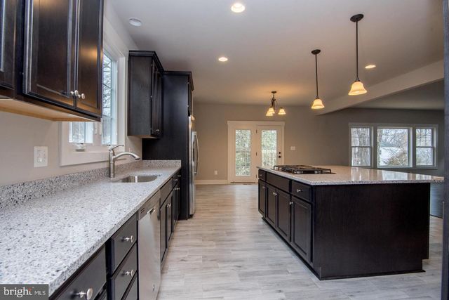 6928 REGENT LN, Falls Church, VA 22042