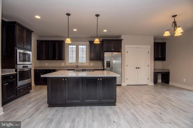 6928 REGENT LN, Falls Church, VA 22042