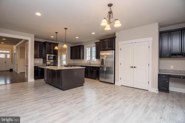6928 REGENT LN, Falls Church, VA 22042