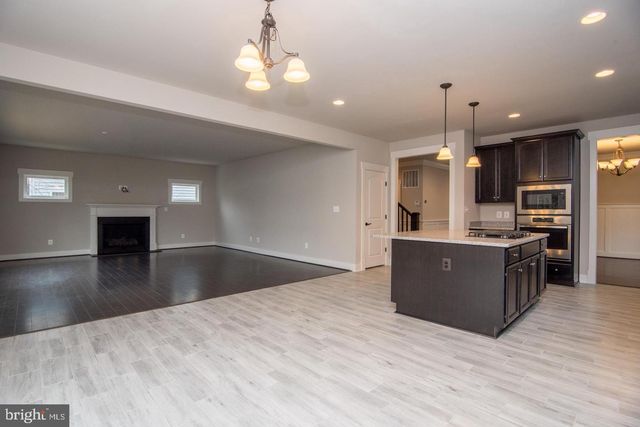 6928 REGENT LN, Falls Church, VA 22042