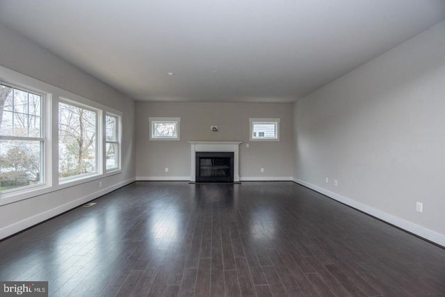 6928 REGENT LN, Falls Church, VA 22042