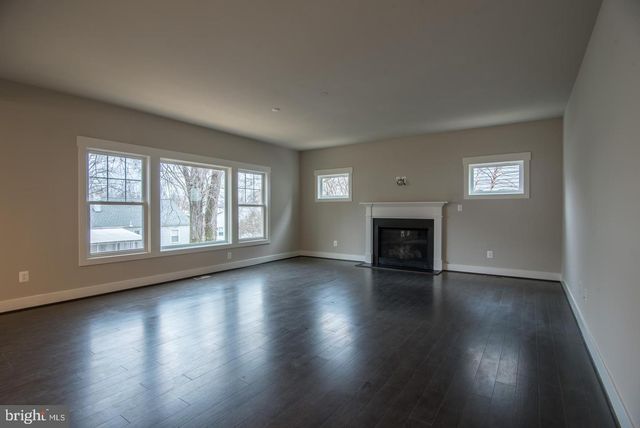 6928 REGENT LN, Falls Church, VA 22042