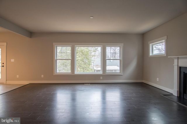 6928 REGENT LN, Falls Church, VA 22042