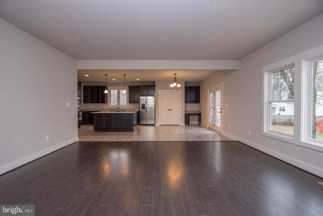 6928 REGENT LN, Falls Church, VA 22042