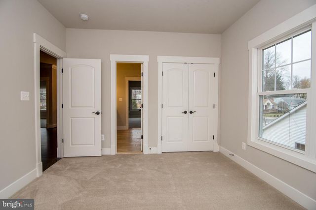 6928 REGENT LN, Falls Church, VA 22042