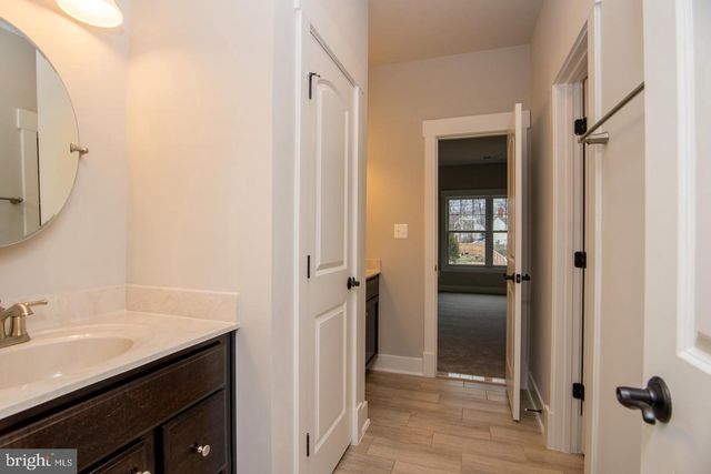 6928 REGENT LN, Falls Church, VA 22042