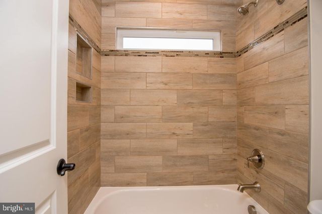 6928 REGENT LN, Falls Church, VA 22042