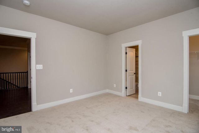 6928 REGENT LN, Falls Church, VA 22042