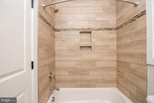 6928 REGENT LN, Falls Church, VA 22042
