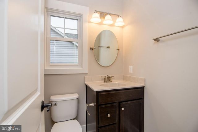 6928 REGENT LN, Falls Church, VA 22042