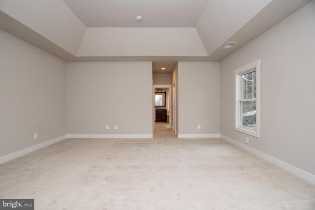 6928 REGENT LN, Falls Church, VA 22042