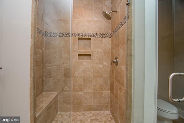 6928 REGENT LN, Falls Church, VA 22042