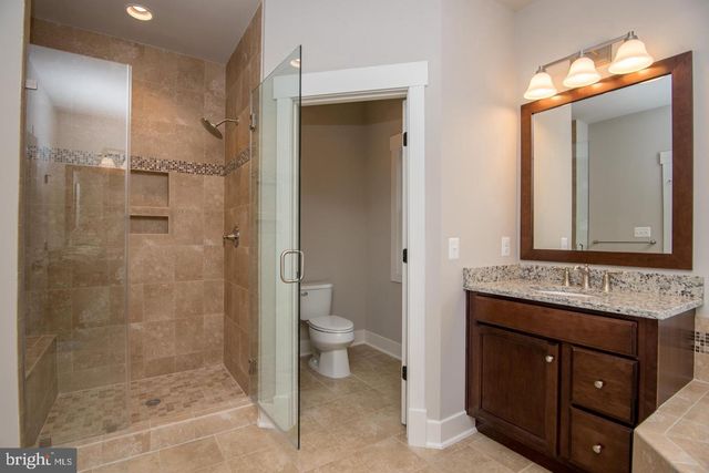 6928 REGENT LN, Falls Church, VA 22042