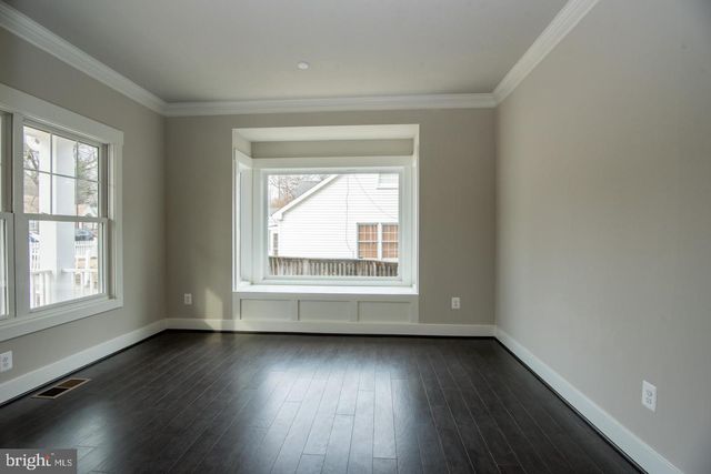 6928 REGENT LN, Falls Church, VA 22042