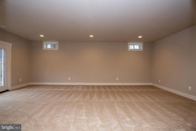 6928 REGENT LN, Falls Church, VA 22042