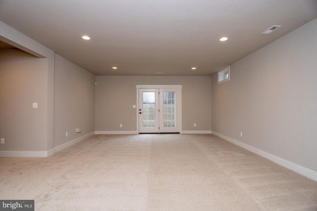 6928 REGENT LN, Falls Church, VA 22042