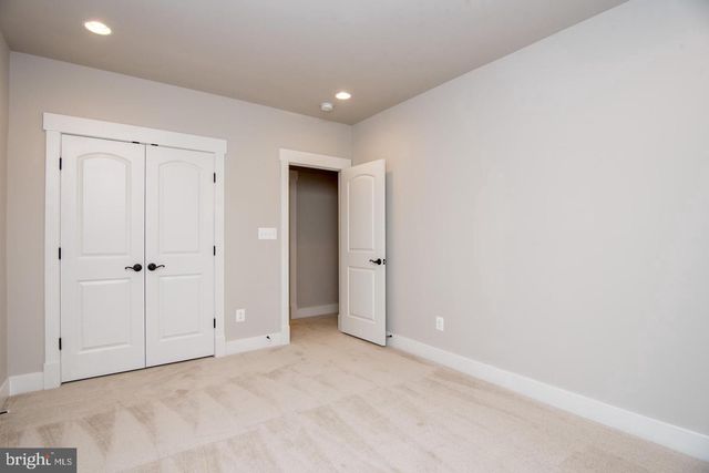 6928 REGENT LN, Falls Church, VA 22042