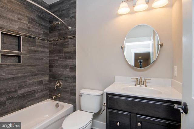 6928 REGENT LN, Falls Church, VA 22042
