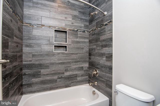 6928 REGENT LN, Falls Church, VA 22042