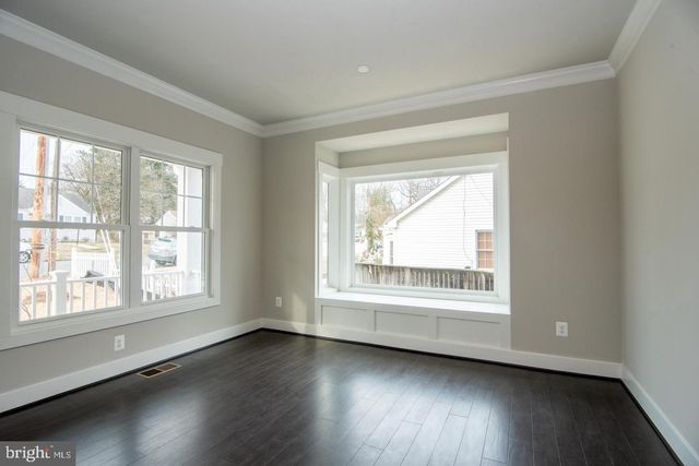 6928 REGENT LN, Falls Church, VA 22042