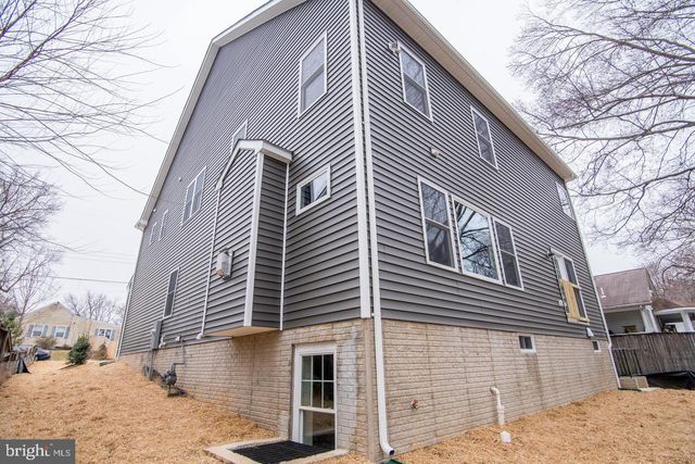 6928 REGENT LN, Falls Church, VA 22042