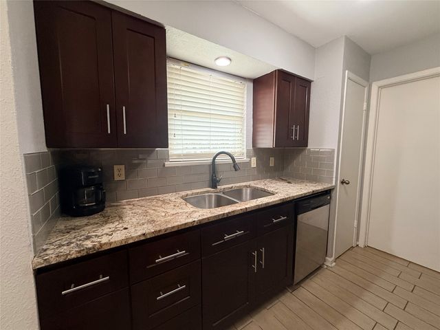 2004 Eastbrook Circle, Mesquite, TX 75150