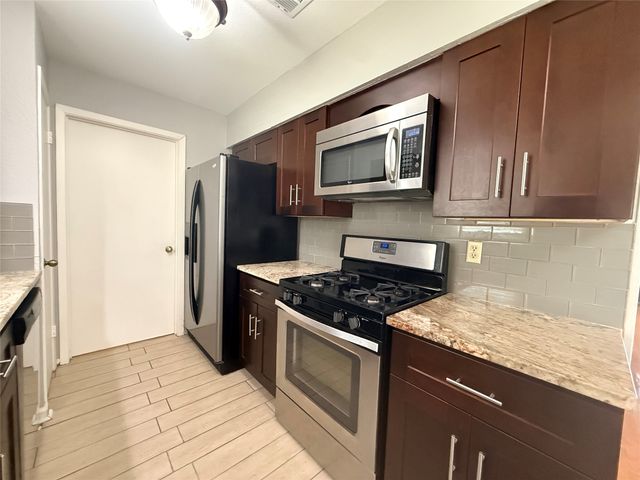 2004 Eastbrook Circle, Mesquite, TX 75150