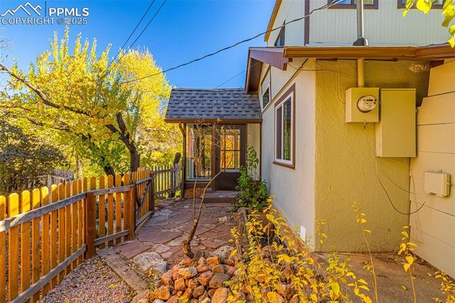 10 Rock Hill Road, Manitou Springs, CO 80829