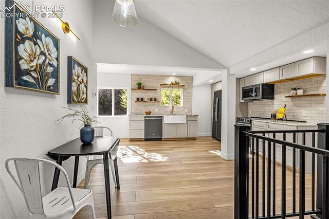 10 Rock Hill Road, Manitou Springs, CO 80829