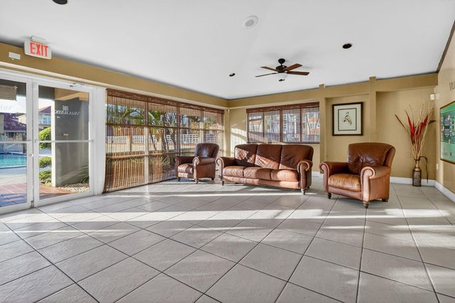 18840 NW 57th Avenue 302, Hialeah, FL 33015