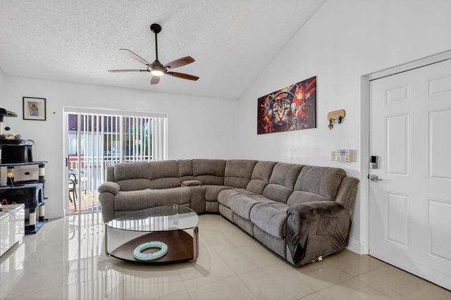 18840 NW 57th Avenue 302, Hialeah, FL 33015