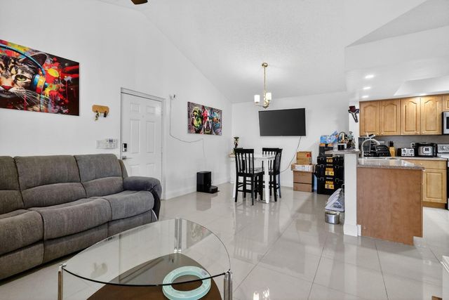 18840 NW 57th Avenue 302, Hialeah, FL 33015