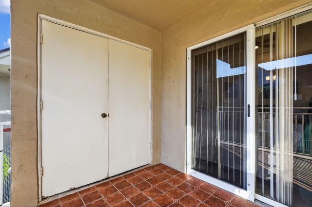 18840 NW 57th Avenue 302, Hialeah, FL 33015