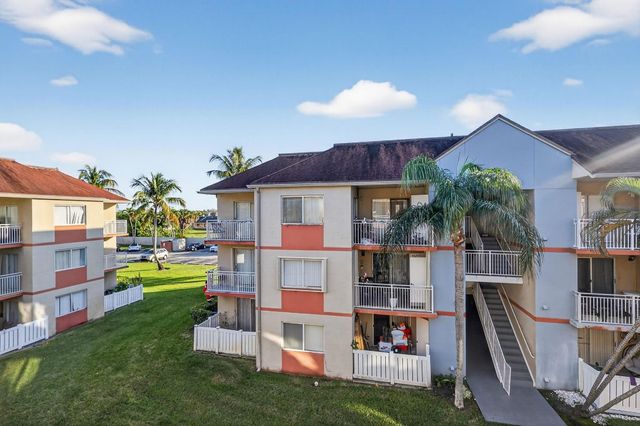 18840 NW 57th Avenue 302, Hialeah, FL 33015