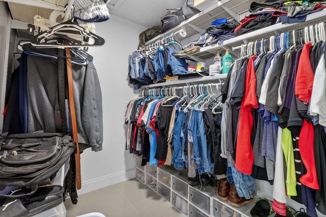 18840 NW 57th Avenue 302, Hialeah, FL 33015