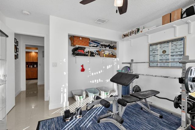 18840 NW 57th Avenue 302, Hialeah, FL 33015