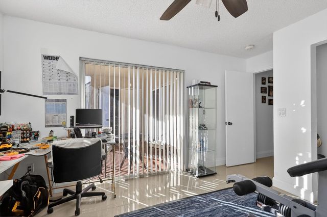 18840 NW 57th Avenue 302, Hialeah, FL 33015