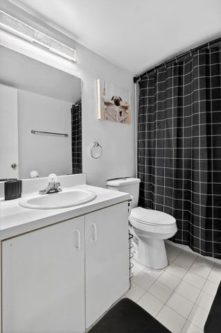 18840 NW 57th Avenue 302, Hialeah, FL 33015