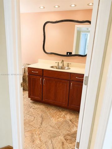 515 5th Court, Palm Beach Gardens, FL 33410