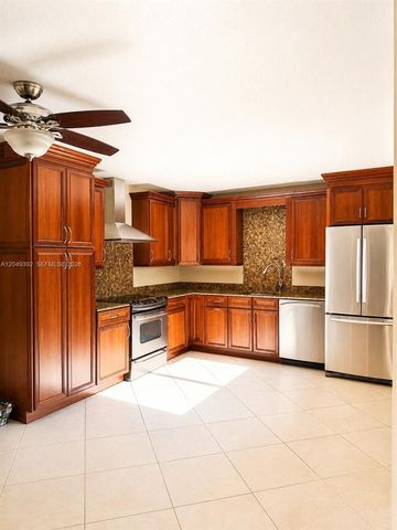 515 5th Court, Palm Beach Gardens, FL 33410