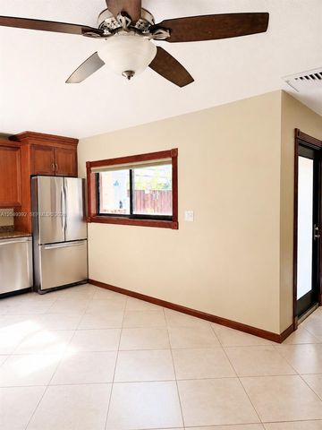515 5th Court, Palm Beach Gardens, FL 33410