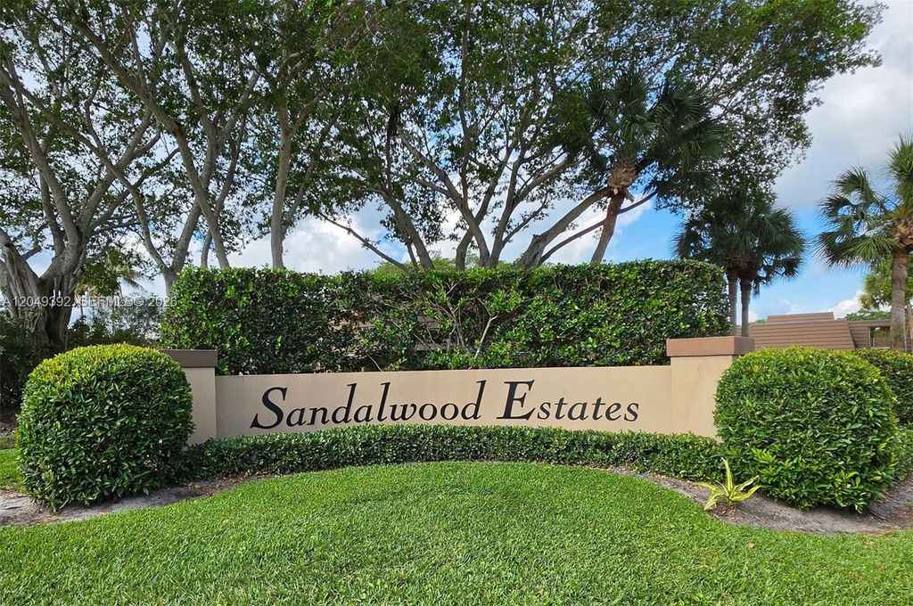 515 5th Court, Palm Beach Gardens, FL 33410
