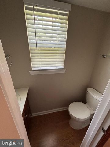 5 WOODCREST DR, Eastampton, NJ 08060