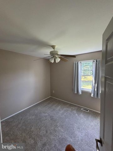 5 WOODCREST DR, Eastampton, NJ 08060