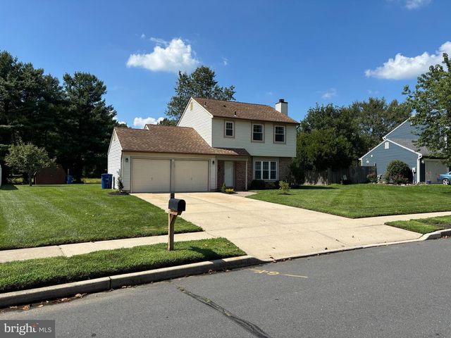 5 WOODCREST DR, Eastampton, NJ 08060