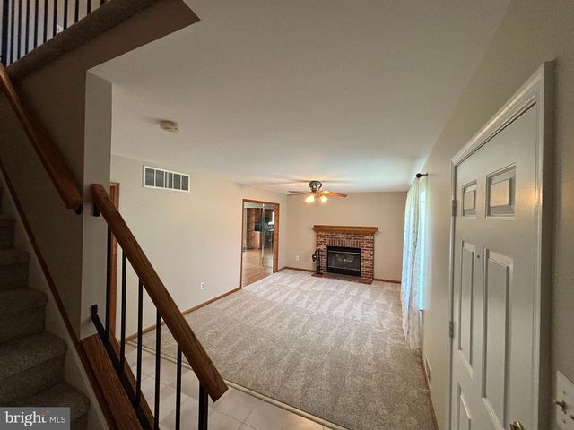 5 WOODCREST DR, Eastampton, NJ 08060