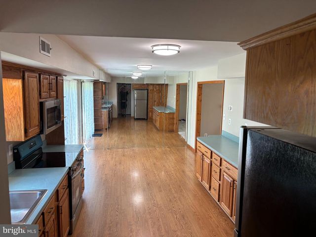 5 WOODCREST DR, Eastampton, NJ 08060