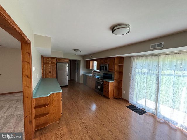 5 WOODCREST DR, Eastampton, NJ 08060